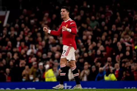 صباحك أوروبي.. رونالدو ينقذ مانشستر.. صفقة برشلونة.. ومفاجأة أنشيلوتي